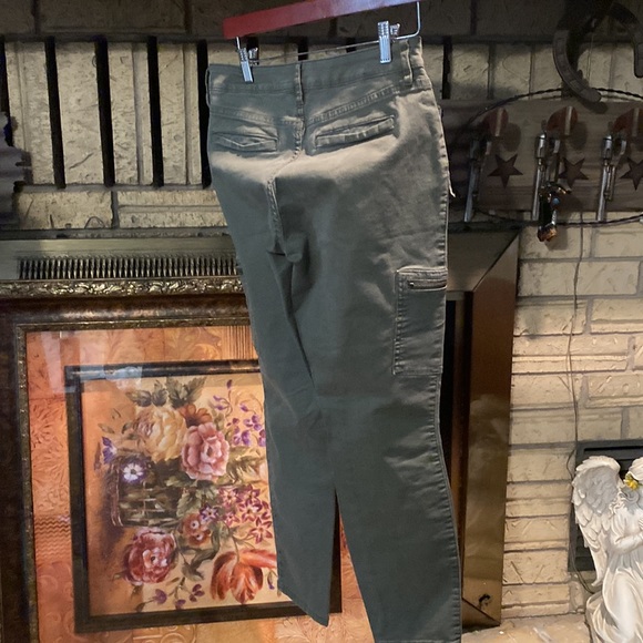 CAPRIS - Picture 5 of 7